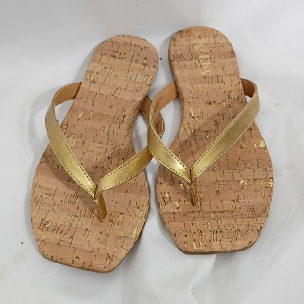 NWOB Korks Gold Flip Flop Sandals Size 9M No Box